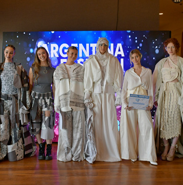 Imágenes Moda + Tendencias, diseñadora de moda, carrera de diseño de indumentaria, diseño de indumentaria y textil, licenciatura en diseño de indumentaria y textil