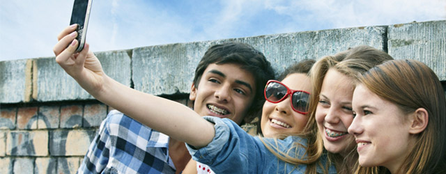 Charla: La difícil tarea de ser adolescente Charla: La difícil tarea de ser adolescente