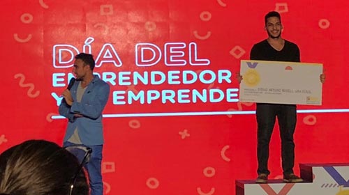 Diego Rosell, alumno de Diseño Industrial UP, fue distinguido en las Olimpíadas Emprendedoras 2018