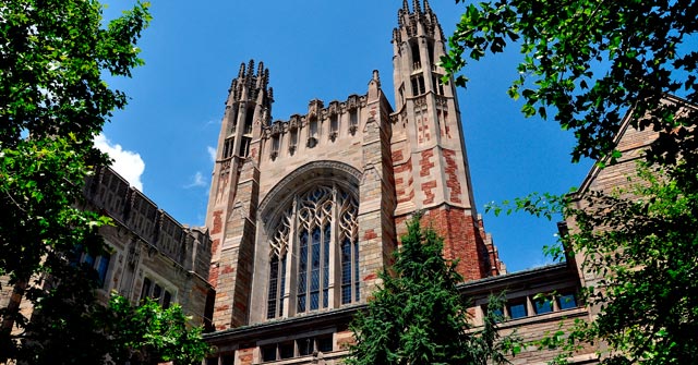 Bienvenida a estudiantes de Yale Law School