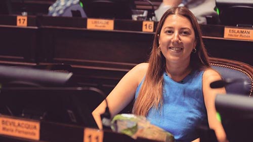 María Fernanda Bevilacqua, Diseñadora de Indumentaria UP y diputada provincial, combinó su pasión por emprender y ayudar a otros