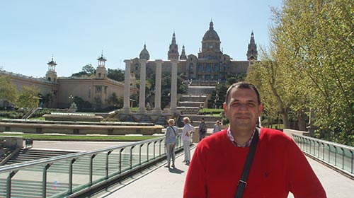Mariano Fernández Villafañe vive en España y estudia online la carrera de Administración UP