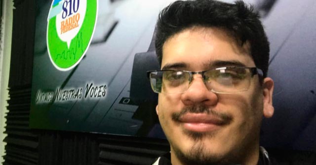 Juan José Cartagenova, periodista deportivo UP, es la voz del programa radial Proyecto Fútbol
