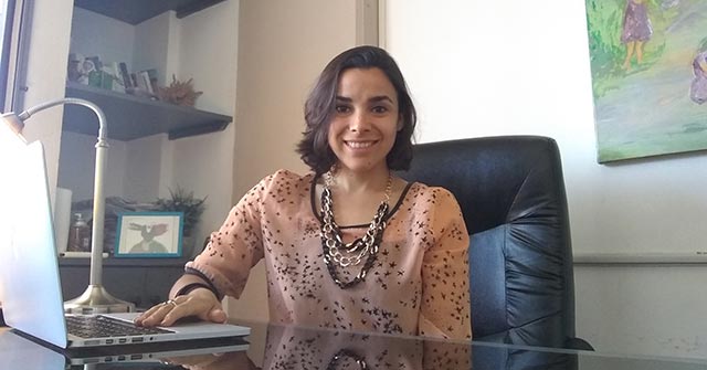 Carolina Vitulli, egresada UP, ejerce como psicóloga integrativa