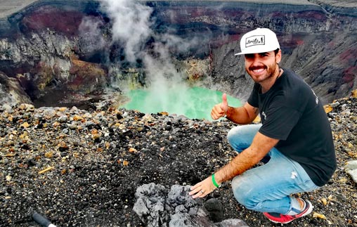 Ramiro Cristófaro, el egresado de Turismo UP que recorrió 191 países y sueña con dar la vuelta al mundo