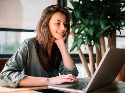 Cómo prepararse exitosamente para una entrevista laboral