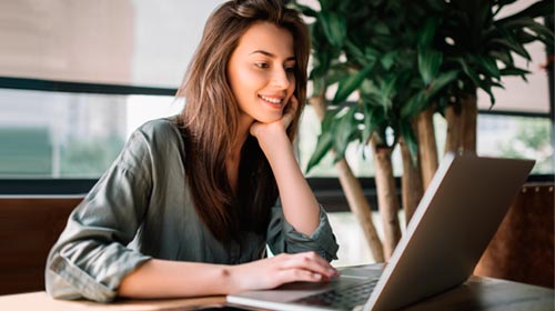 Cómo prepararse exitosamente para una entrevista laboral