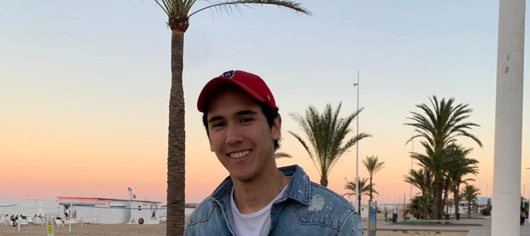 Juan Pablo Garces Abuabara, alumno de Periodismo Deportivo UP, realiza un intercambio en la UPV de Gandia, España