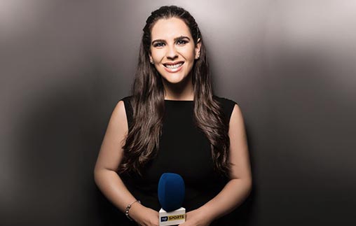 Carla Saucedo, de Bolivia, estudió Periodismo UP y es la primera mujer comentarista de fútbol en la TV de su país