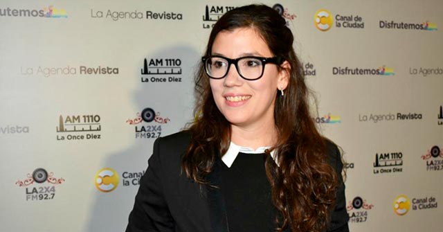 Micaela Mendelevich, egresó de Arte UP y conduce un magazine cultural en Radio Ciudad