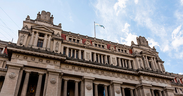 La jurisprudencia de la Corte Suprema en materia de Derecho del Trabajo: importancia y valor de los fallos del Máximo Tribunal en nuestro sistema jurídico La jurisprudencia de la Corte Suprema en materia de Derecho del Trabajo: importancia y valor de los fallos del Máximo Tribunal en nuestro sistema jurídico