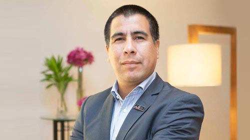 Alejandro Spinelli, Licenciado en Informática UP y gerente del Hotel Mercure Santa Marta, en Colombia