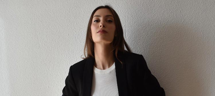 Constance Murphy, egresada de Producción de Moda UP, es asesora de imagen y <em>stylist</em> en Milán