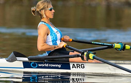 Milka Kraljev, remera profesional ganadora del Premio Olimpia de Plata 2021, estudia online Comercialización y Dirección de Empresas UP