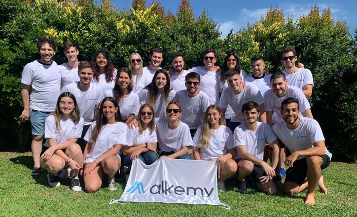 alumnos protagonistas alkemy