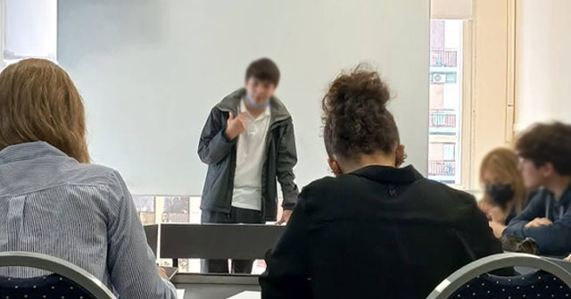 19/4 | Estudiantes secundarios debaten en la UP 19/4 | Estudiantes secundarios debaten en la UP
