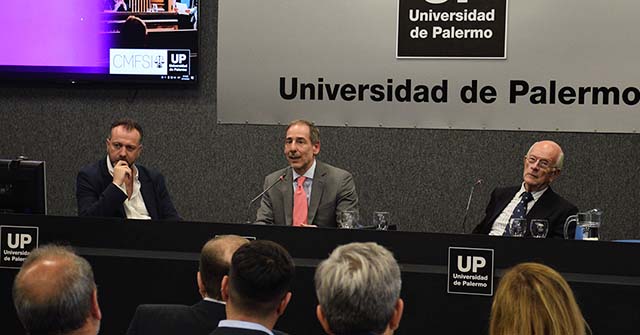 Los Doctores Martín Farrell y Amos Grajales disertaron sobre Argumentación judicial: fundamentos y práctica Los Doctores Martín Farrell y Amos Grajales disertaron sobre Argumentación judicial: fundamentos y práctica