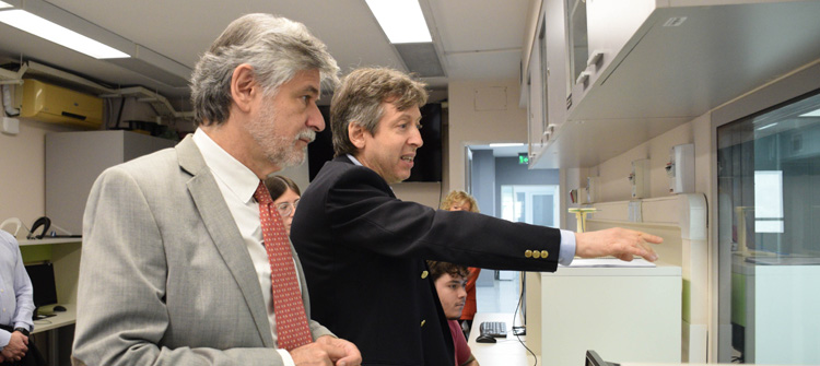 Daniel Filmus visitó los Laboratorios de la Facultad de Ingeniería UP