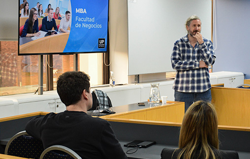 Fernando Leibowich Beker, presidente de LID Group, Licenciado y MBA de UP, conversó con estudiantes