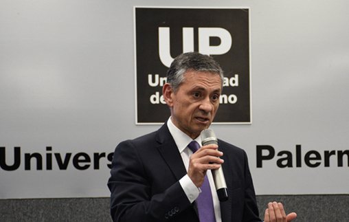 Hugo Acciarri cerró el año con su exposición titulada: Incentivos, Marcos de Decisión y Disfunciones en los Procesos Judiciales