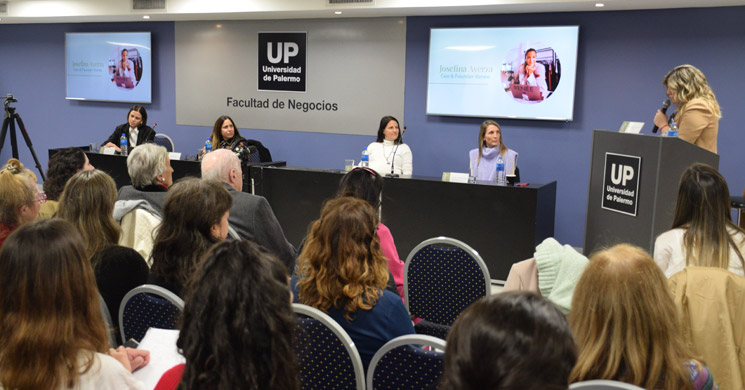 Mujeres líderes compartieron sus experiencias en la UP Mujeres líderes compartieron sus experiencias en la UP