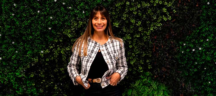   Claudia Simonte, egresada UP, combina la psicología y el mundo de los negocios  