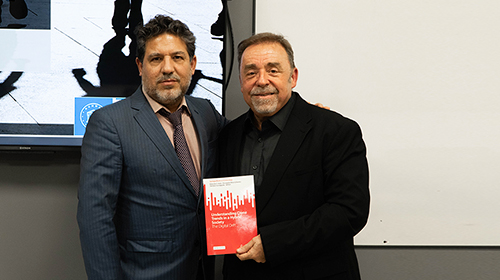 Entrega de diplomas a los ganadores del Concurso de Ensayos y presentación del libro del Profesor Marcelo Aebi