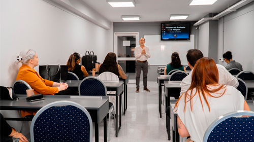 Encuentro de egresados en la Facultad de Derecho UP