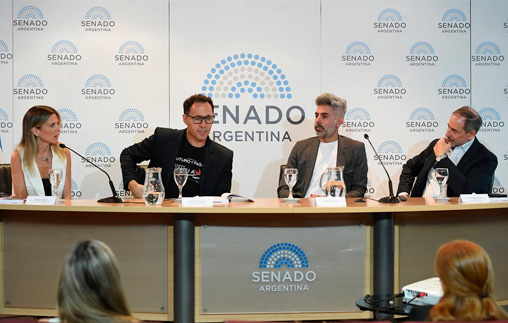 El Decano Fulvio Santarelli presentó la obra académica Prompt Engineering del Profesor Sebastián C. Chumbita