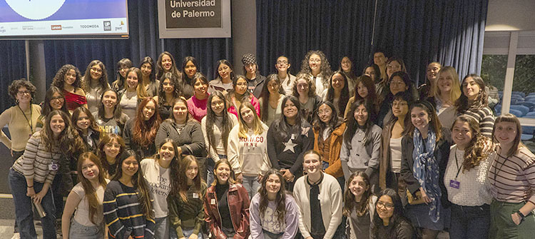 IA CAMP - Hackatón: la Facultad de Ingeniería UP junto a Chicas en Tecnología