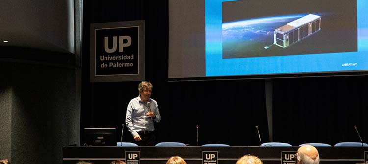 Oportunidades y participación de estudiantes y egresados de la Facultad de Ingeniería de la UP en el proyecto satelital LABSAT IoT