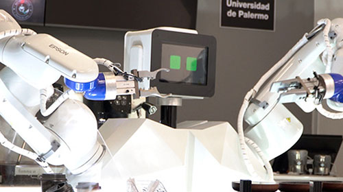 La Universidad de Palermo inauguró el primer robot barista de América Latina, desarrollado por un egresado de Informática