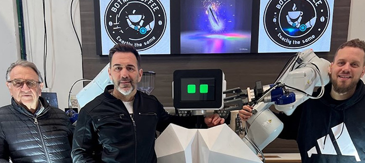 Crearon el primer barista 100% autónomo y preciso al milímetro