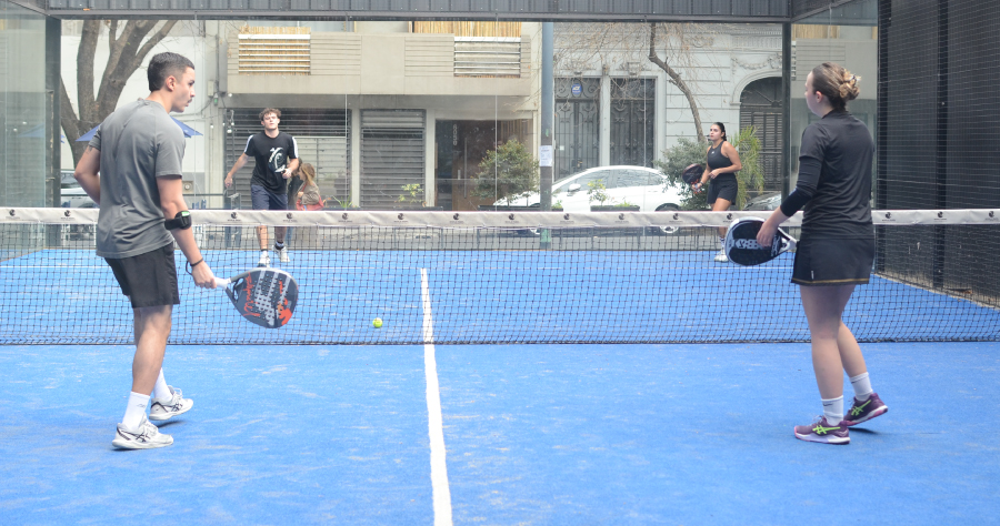 Reserv&aacute; tu cancha de p&aacute;del en invierno