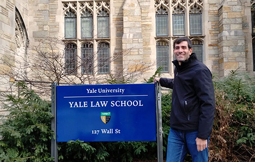 Patricio Caraballo, egresado de la Maestría en Derecho UP, realizó un intercambio en Yale Law School