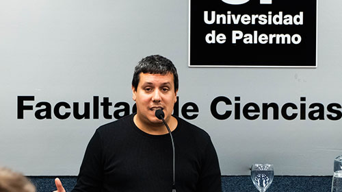 Luciano Banchero, CEO de Posta Podcasts, charl&oacute; con los estudiantes de Periodismo