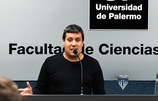 Luciano Banchero, CEO de Posta Podcasts, charl&oacute; con los estudiantes de Periodismo