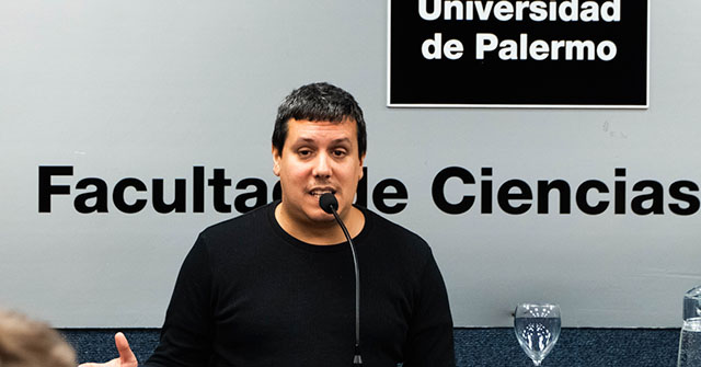 Luciano Banchero, CEO de Posta Podcasts, charl&oacute; con los estudiantes de Periodismo