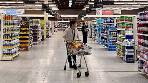El consumo tuvo una leve mejora, pero sigue en rojo: &iquest;cu&aacute;ndo llegar&aacute; la recuperaci&oacute;n?