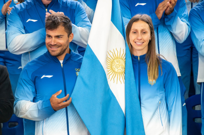 De las aulas de la UP a llevar la bandera argentina De las aulas de la UP a llevar la bandera argentina
