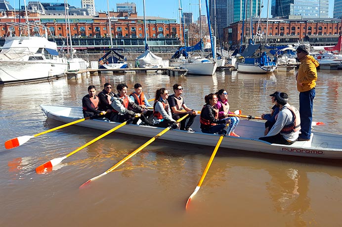 Remo por Puerto Madero