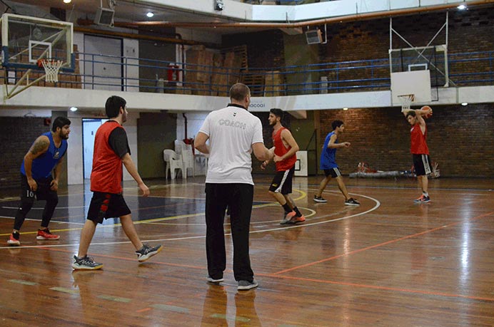 De pizarrón: Básquet UP