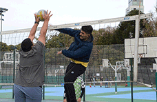 “No dejar de tocar la pelota”