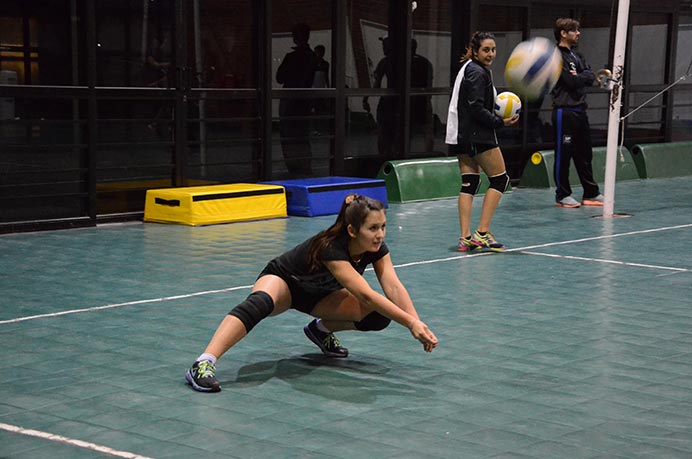 Con vistas a recuperarse luego de sus ca&iacute;das, los equipos femenino y masculino realizaron el &uacute;ltimo entrenamiento semanal en el Club de Amigos. 