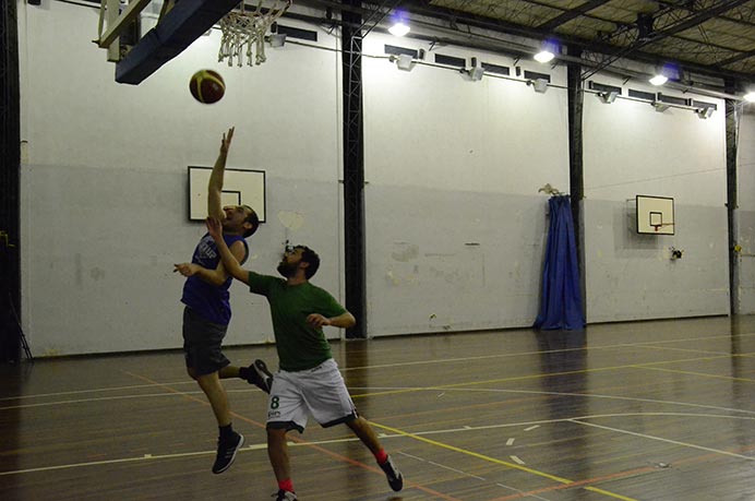 En la noche del martes el representativo de básquet realizó un nuevo entrenamiento con la idea de continuar buscando su mejor forma de cara a la reanudación de la competencia. 