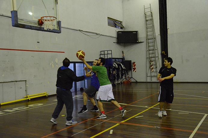 En la noche del martes el representativo de básquet realizó un nuevo entrenamiento con la idea de continuar buscando su mejor forma de cara a la reanudación de la competencia. 