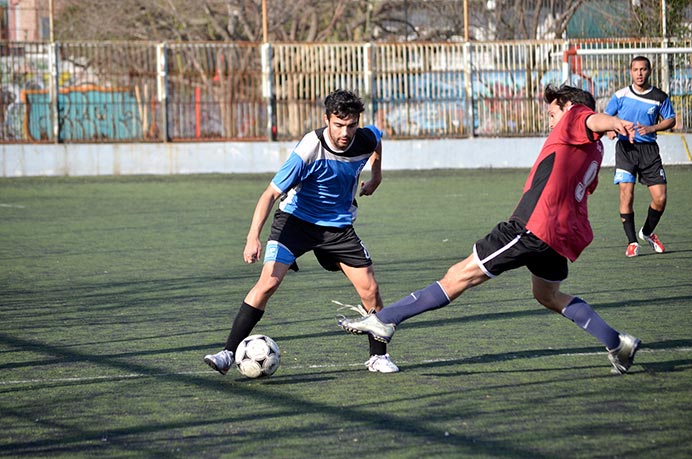 Parece ser que la tercera es la vencida, ya que luego de dos partidos sin triunfos desde la reanudación del torneo, el representativo se floreó con un 6-1 ante la Universidad Tecnológica Nacional de Buenos Aires que le permite soñar con volver a prenderse en la pelea. 