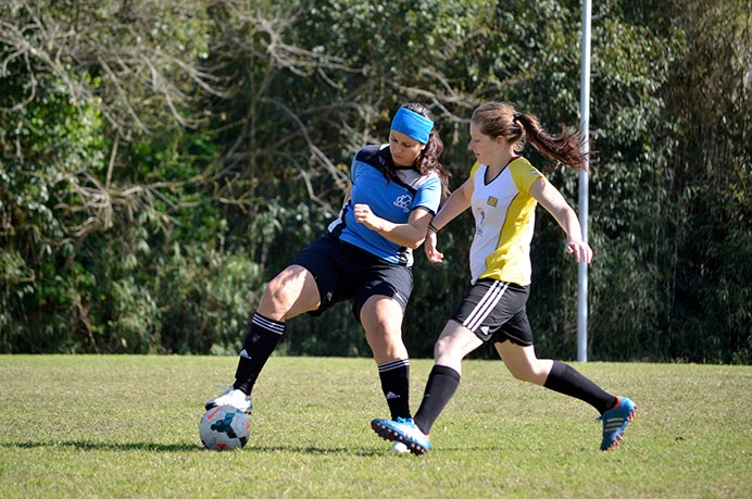 En una nueva fecha del Torneo ADAU, las chicas cayeron por 4 a 2 ante sus pares de UTDT y de esa manera no pudieron volver a sumar de a tres. 