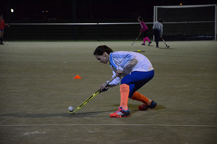 La capitana del conjunto de hockey, Valérie Dirat, dio su testimonio sobre el momento actual del equipo. Resaltando el grupo como un factor positivo, destacó que han mejorado en la seguridad al momento de tomar decisiones durante los partidos. 