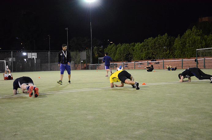 Los equipos de fútbol masculino tuvieron en el día de ayer la segunda práctica de la semana. Con la pelota como protagonista, disputaron varios partidos reducidos para que cada jugador demuestre lo que puede hacer. 